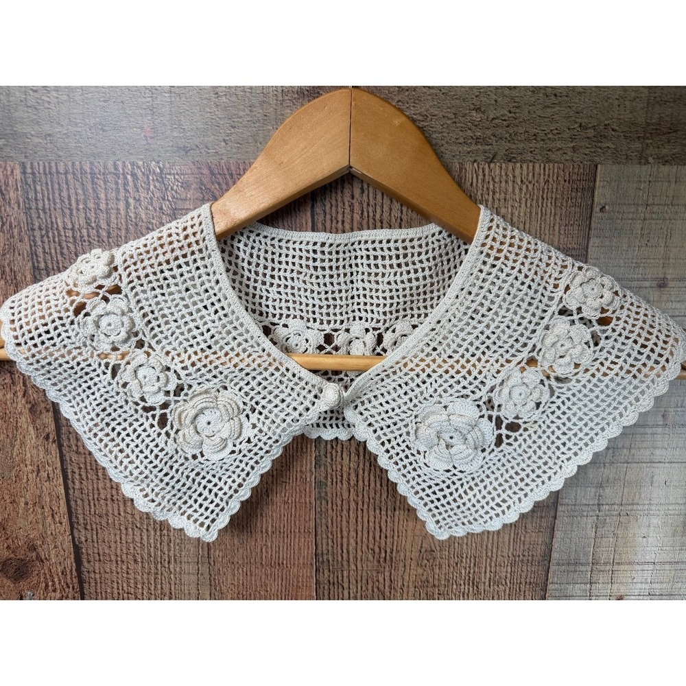 Homemade Beige Crocheted Floral Lace Collar Peter Pan Detachable Vintage